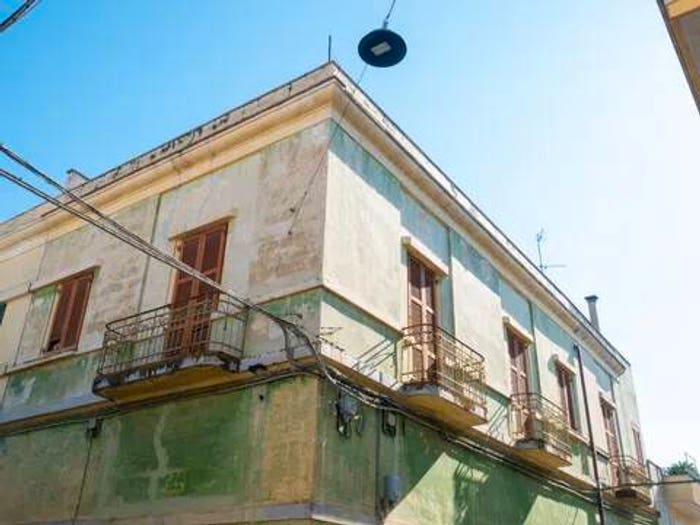 Casa con 6 locali in vendita in Via Alessandro Manzoni, Centro, Parabita