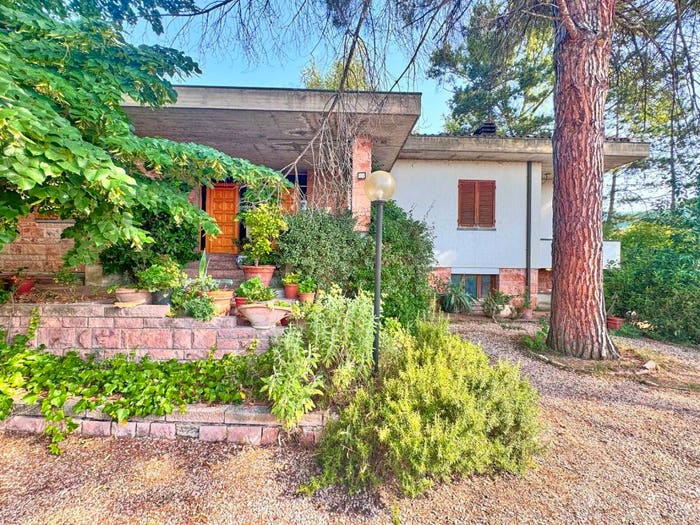 Casa con 6 locali in vendita in Via Padre Leone Brancaloni, Palazzo Petrignano, Assisi