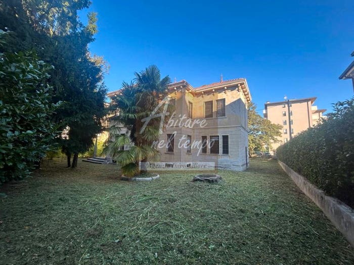 Casa con 5 locali in vendita in Viale Venezia, Centro, Bassano del Grappa
