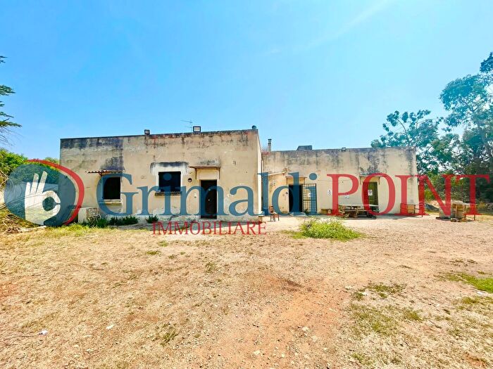 Casa con 10 locali in vendita in Via Tramacere, Lequile