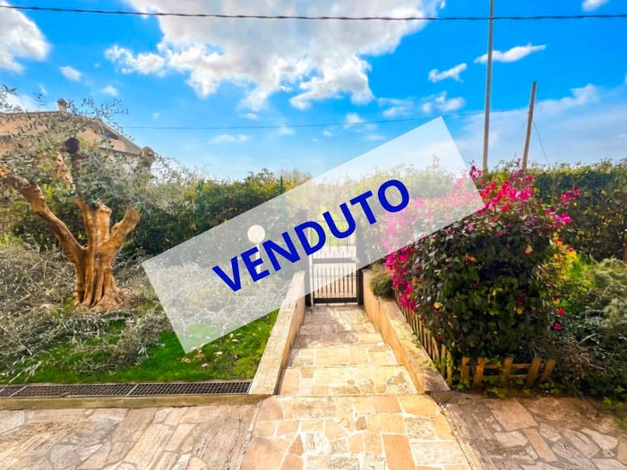 Appartamento quadrilocale in vendita in Via delle Gardenie, Castagnetta Santa Procula, Pomezia