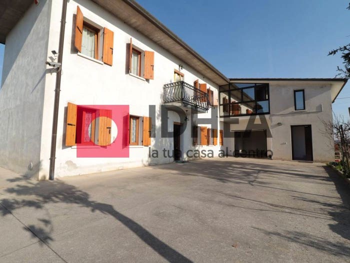 Casa con 5 locali in vendita in VIA MEUCCI, Centro, Montebelluna