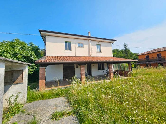 Casa con 6 locali in vendita in Via Nazionale, Carlino