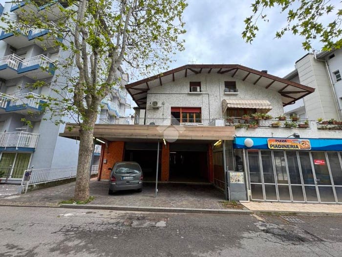 Appartamento quadrilocale in vendita in Via venezia, Cattolica