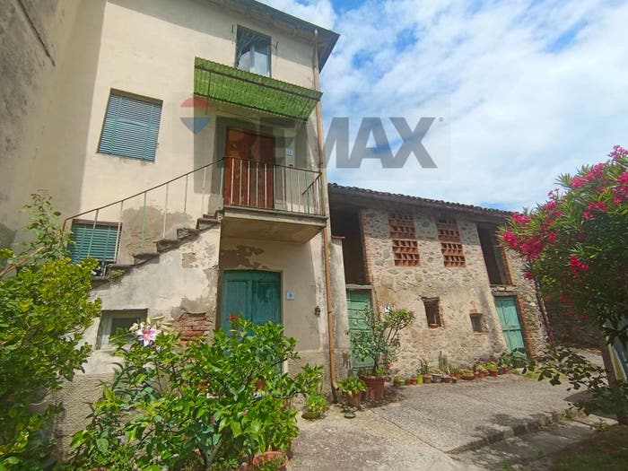 Casa quadrilocale in vendita in Piano Di Coreglia Ghivizzano, Coreglia Antelminelli