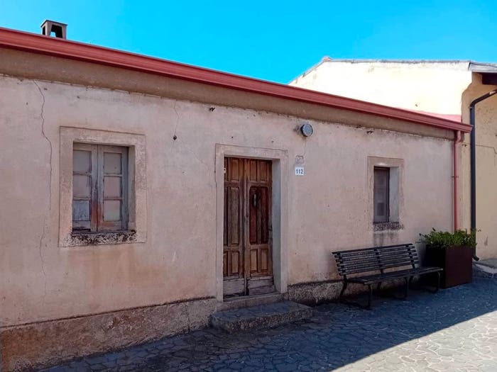 Casa con 6 locali in vendita in Via Sardegna, Baratili San Pietro