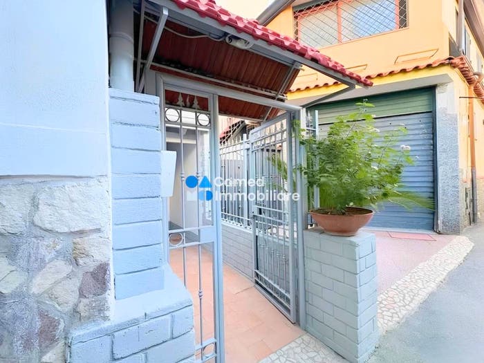 Appartamento con 6 locali in vendita in Via Terracina, Fuorigrotta, Napoli
