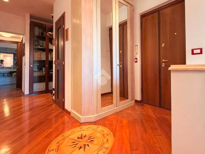 Appartamento con 6 locali in vendita in Piazza Palermo, Foce, Genova