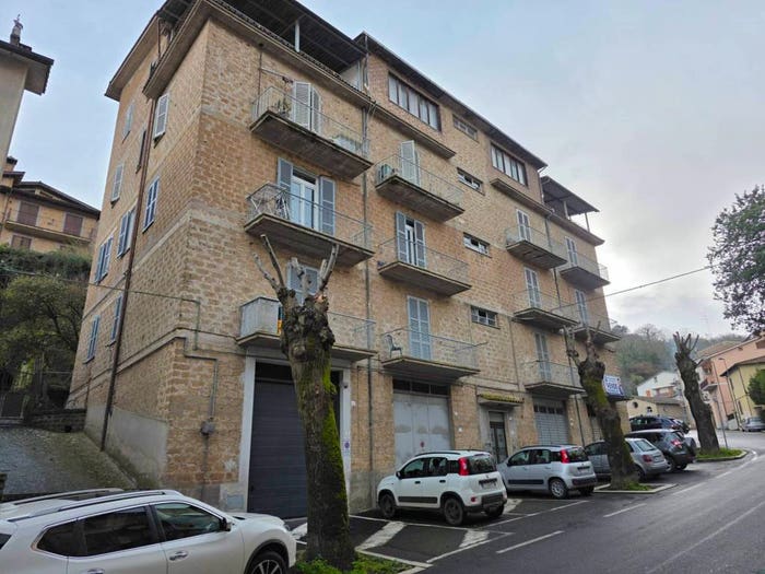 Appartamento quadrilocale in vendita in Via Fontanavecchia, Carbognano