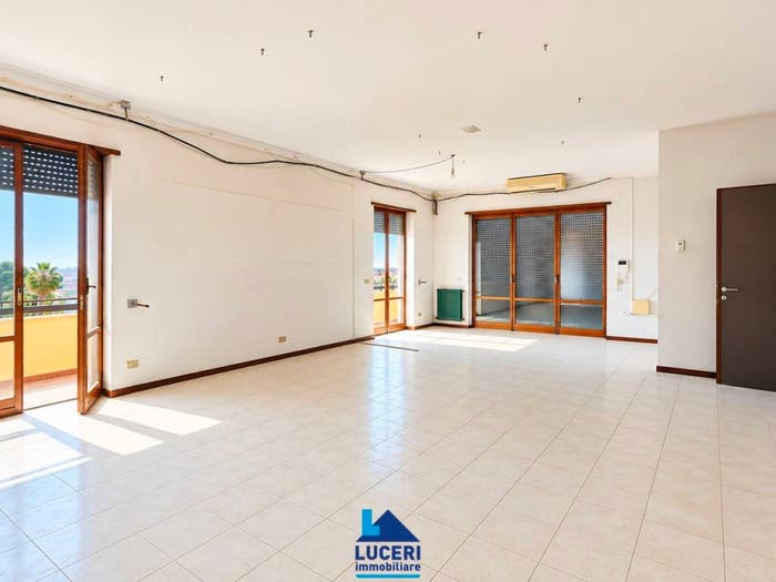Appartamento con 5 locali in vendita in Viale Italia, Centro, Matino