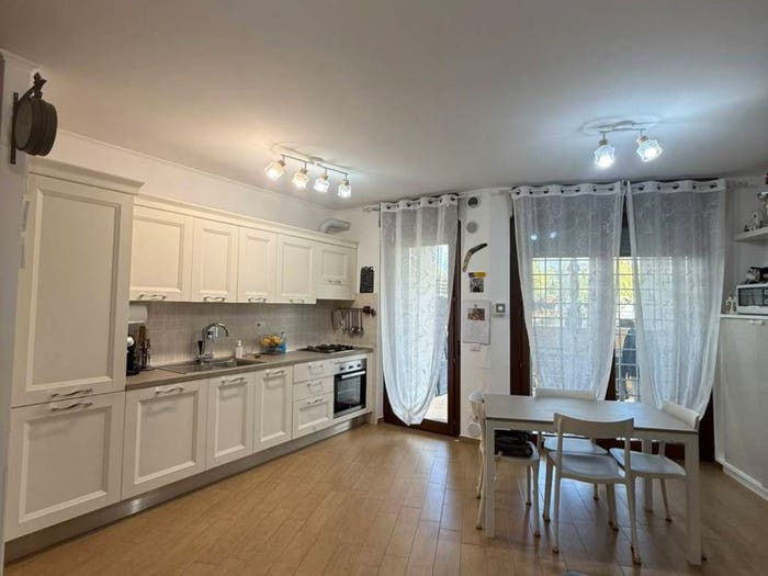 Appartamento trilocale in vendita in Via delle Colonnelle, Gallicano nel Lazio