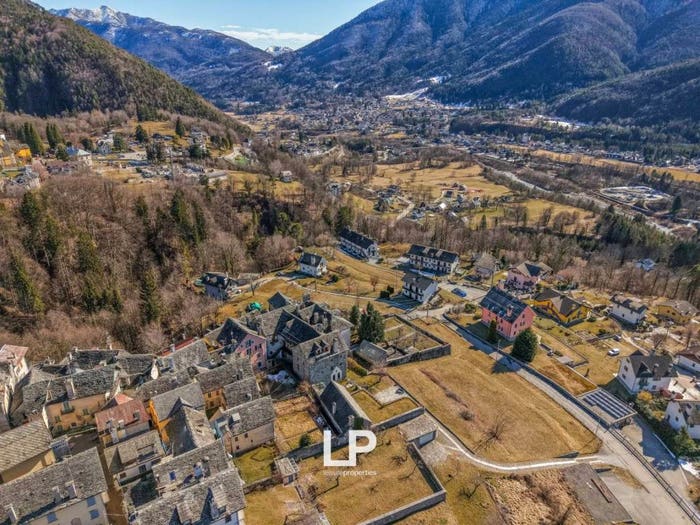 Casa con 6 locali in vendita in vicolo nicolini craveggia, Centro, Craveggia