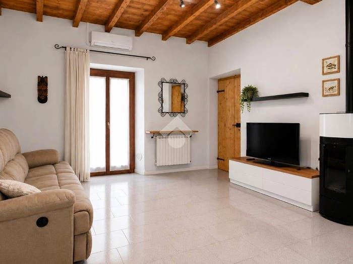 Casa bilocale in vendita in Via Sant'Agostino, Centro, Bulciago