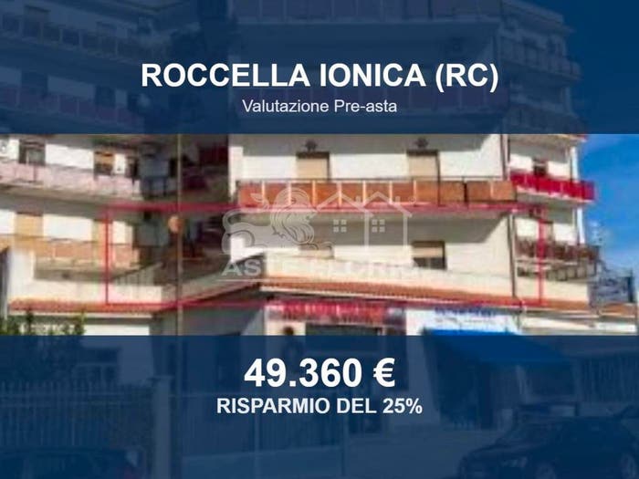 Appartamento con 6 locali in vendita in Via Vincenzo Cappelleri, Roccella Ionica