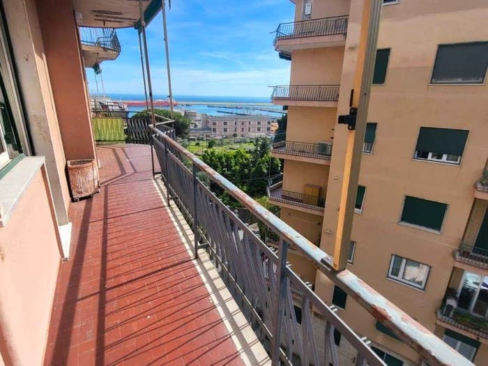 Appartamento con 6 locali in vendita in Via Antica Romana Di Pegli, Multedo, Genova