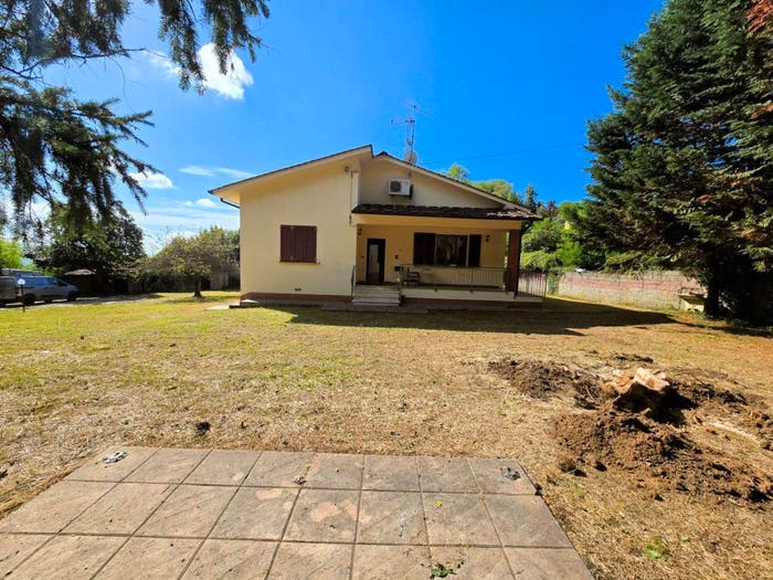 Casa con 6 locali in vendita in strada provinciale, Marliana
