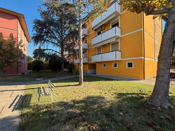 Appartamento quadrilocale in vendita in Via Guglielmo Marconi, Centro, Molinella