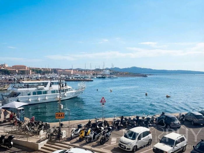 Appartamento quadrilocale in vendita in Via Amendola, La Maddalena