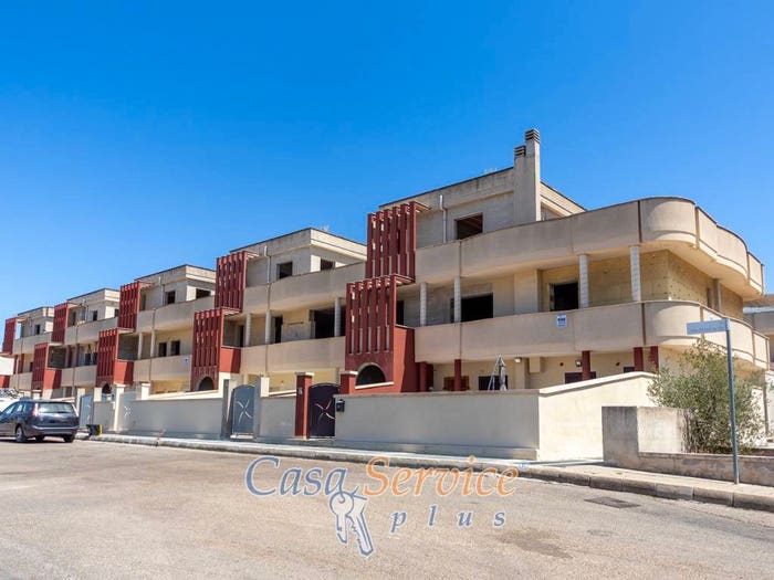 Casa trilocale in vendita in Via Andrea Giannelli, Centro, Parabita