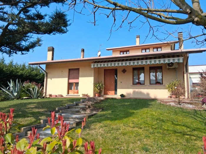 Casa con 5 locali in vendita in Via dell'Industria, Centro, Orgiano