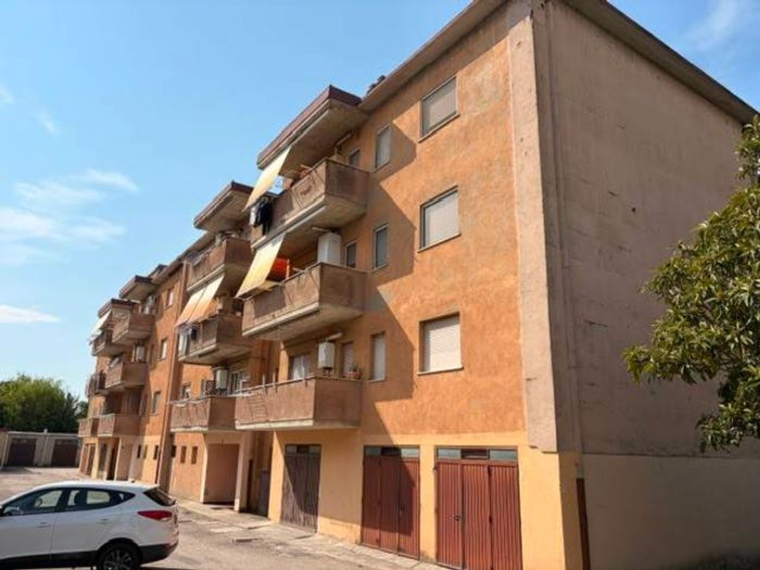 Appartamento con 5 locali in vendita in Via Santa Maria, Pignataro Interamna
