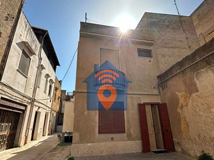 Casa quadrilocale in vendita in Via Canonico Vivona, Castelvetrano
