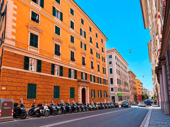 Appartamento con 6 locali in vendita in Via Assarotti, Manin, Genova