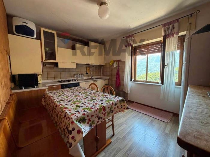 Appartamento con 6 locali in vendita in Contrada Zulpi, Recoaro Terme