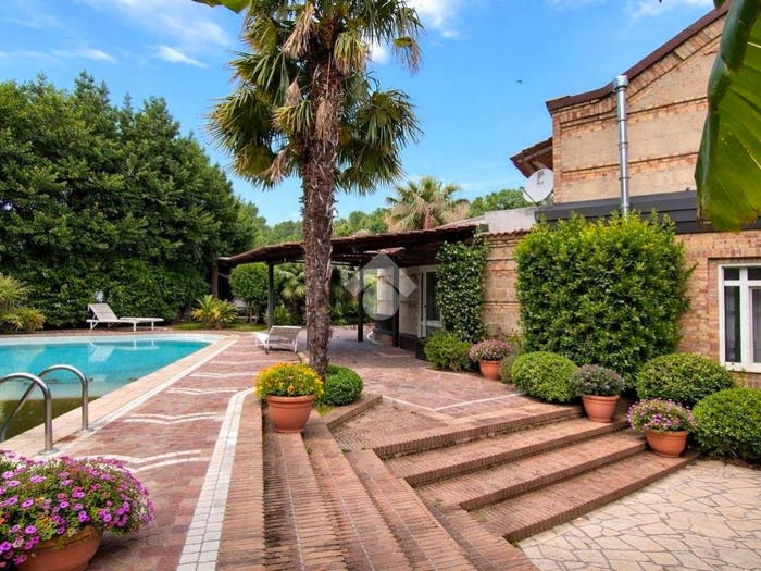 Casa con 6 locali in vendita in Via Tenente Alberto Puoti, Santa Maria a Vico