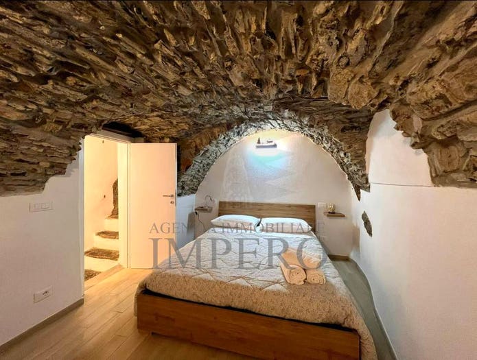 Appartamento bilocale in vendita in Via Martiri della Liberta, Centro, Apricale