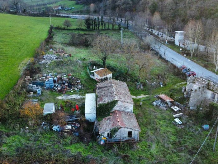 Casa con 6 locali in vendita in Via del Campo Sportivo, Cantiano