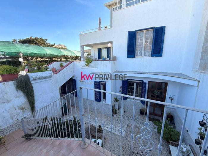 Casa con 6 locali in vendita in Via Athena, Torre Santa Sabina, Carovigno