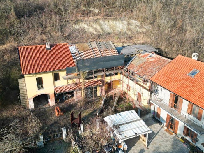 Casa con 6 locali in vendita in Strada Val Berzano, Casalborgone