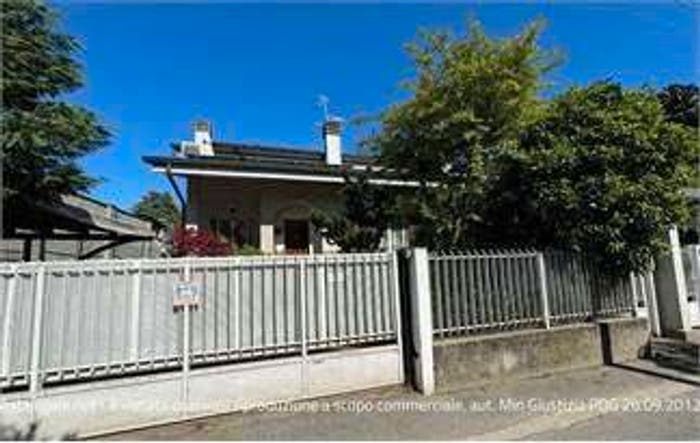 Casa con 6 locali in vendita in Via Cesare Lombroso, Cassina Amata, Paderno Dugnano