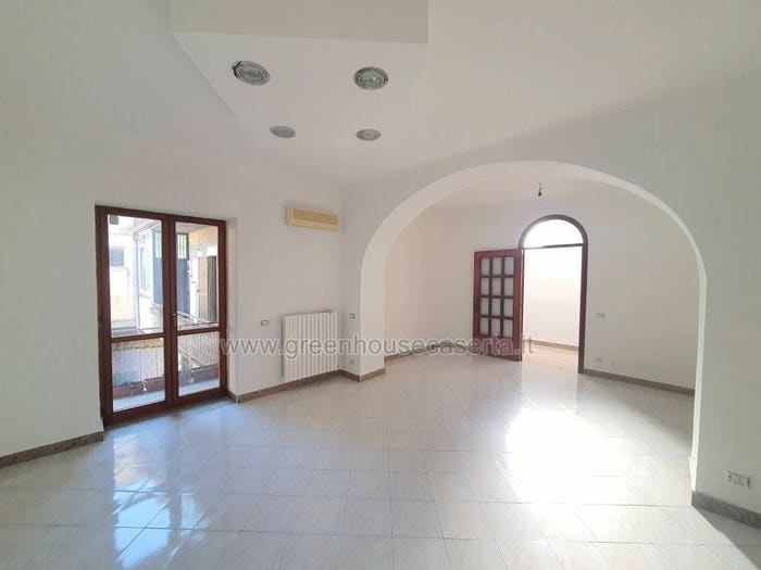 Appartamento trilocale in vendita in Vico Tarantini, Recale