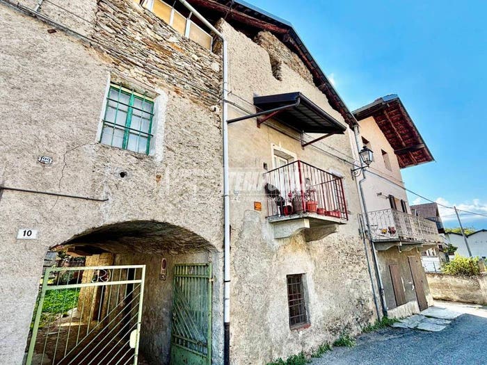 Casa quadrilocale in vendita in Via Gillo, Mattie