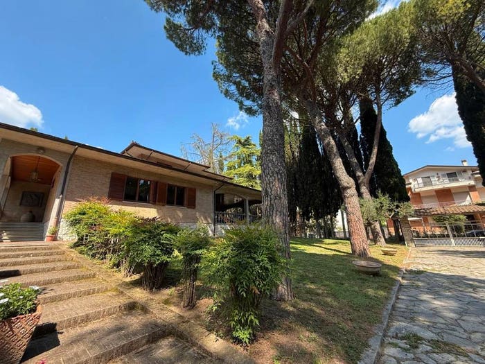 Casa con 6 locali in vendita in Via Galileo Galilei, Bastia, Bastia Umbra