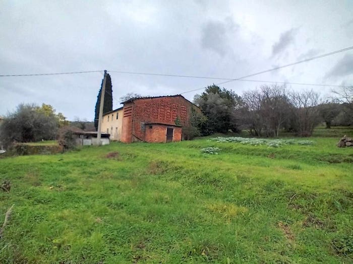Casa con 6 locali in vendita in Via Galileo Galilei, Centro, Pescia