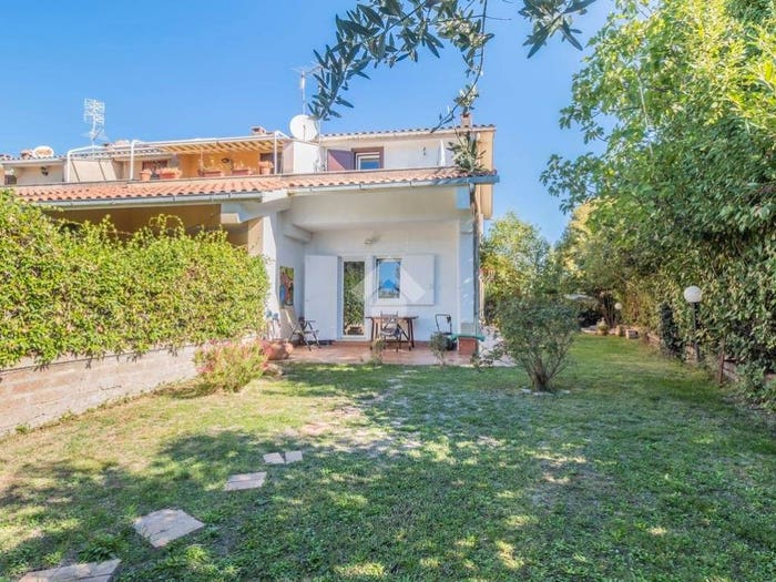 Casa quadrilocale in vendita in Localita ' colle diana, Colle Diana, Sutri