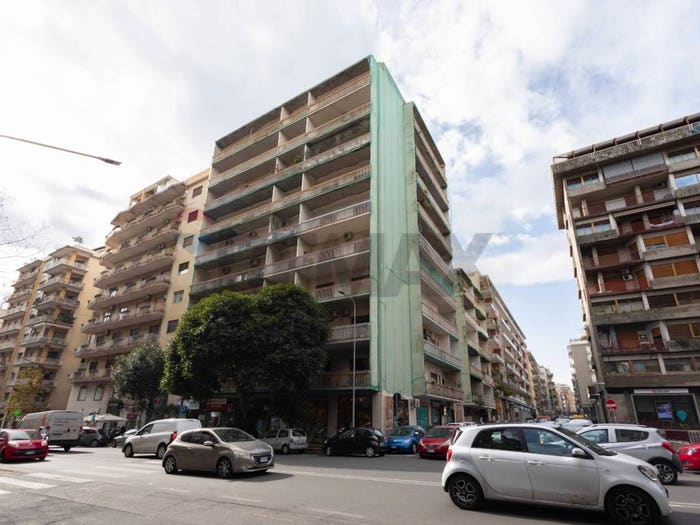 Appartamento con 6 locali in vendita in Viale Vittorio Veneto, Province Veneto, Catania
