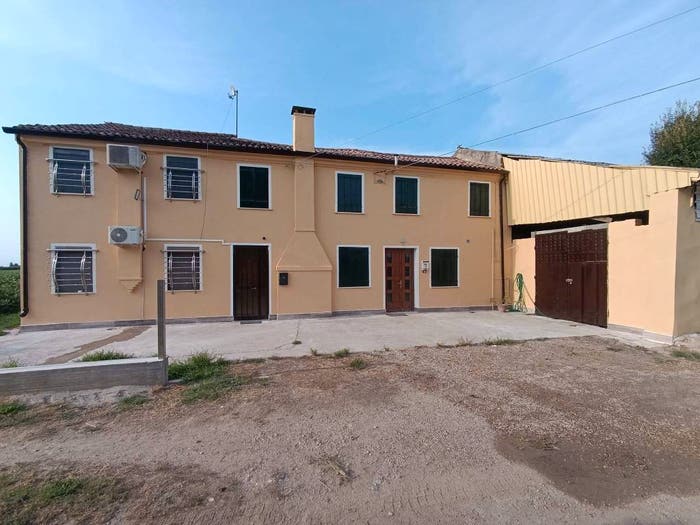 Casa con 6 locali in vendita in Via Roma, Centro, Bevilacqua