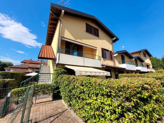 Appartamento con 6 locali in vendita in Via Piave, Centro, Guanzate