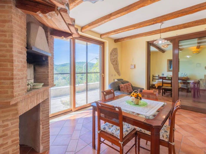 Casa con 6 locali in vendita in Via Vincenzo Segni, Orvinio