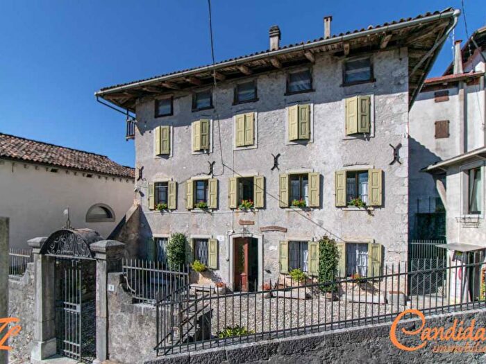 Casa con 6 locali in vendita in Frazione Oltris, Ampezzo