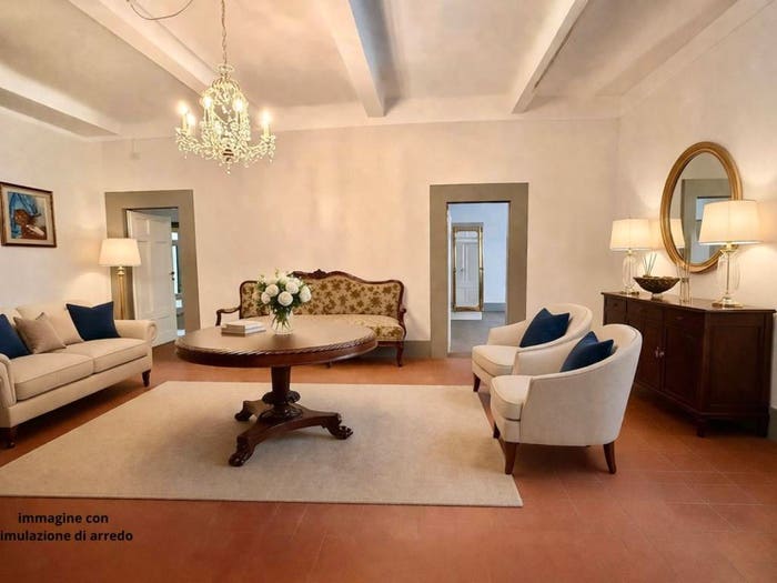 Appartamento con 6 locali in vendita in Piazza san Pietro Somaldi, Piazza Anfiteatro Torre Guinigi, Lucca