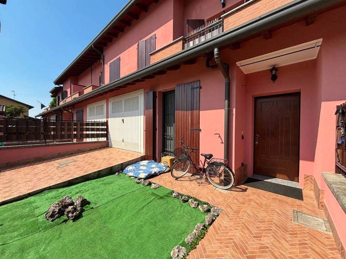 Casa quadrilocale in vendita in Via Roggia Cina, Bubbiano