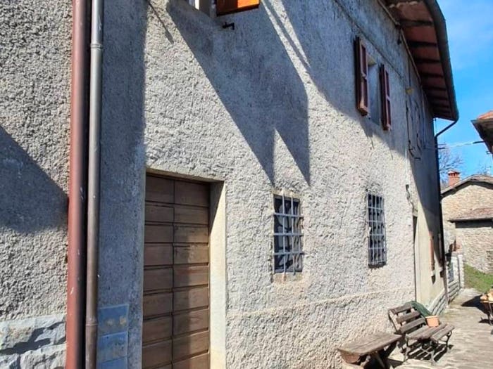 Casa trilocale in vendita in LOC LE LASTRE, Castel San Niccolò