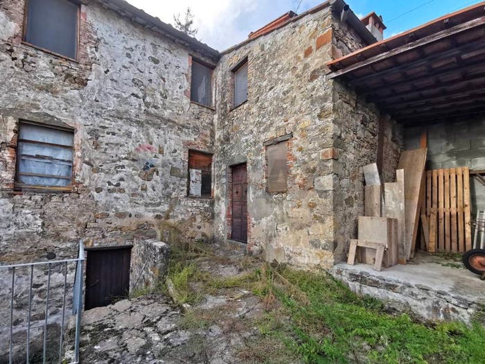 Casa quadrilocale in vendita in Mutigliano Torre, Lucca