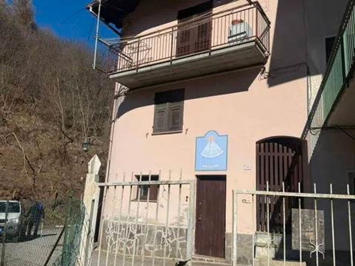 Casa con 6 locali in vendita in Borgata Conradi, Murialdo