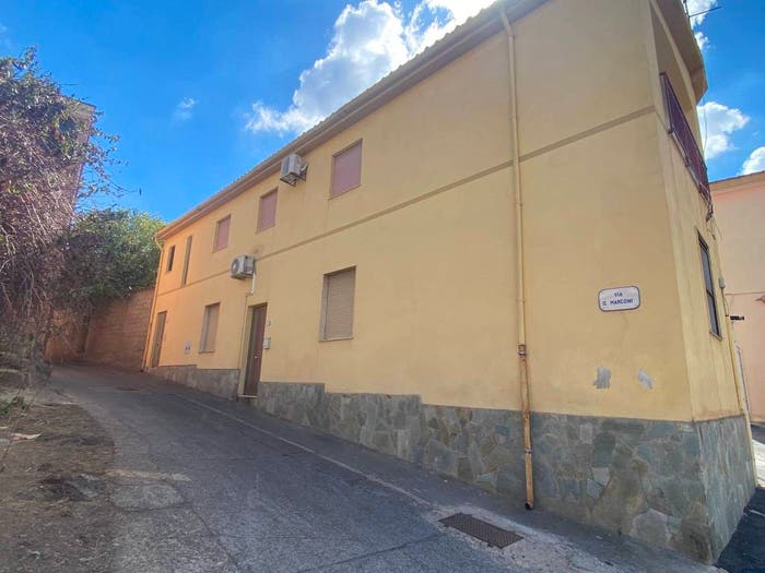 Casa con 6 locali in vendita in Via Guglielmo Marconi, Centro, Muravera